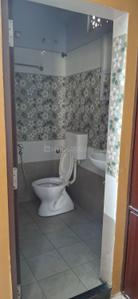 Bathroom Image of 550 Sq.ft 1 BHK Independent House for rent in Sarada Colony Guntur for Rs. 7200