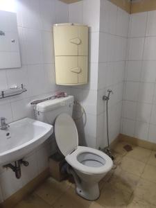 Bathroom Image of 950 Sq.ft 2 BHK Apartment / Flat for rent in City Center Durgapur for Rs. 20000