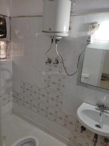 Bathroom Image of 2100 Sq.ft 3.5 BHK Apartment / Flat for sale in Swaraj Homes Sarita Vihar Block E RWA, Sarita Vihar New Delhi for Rs. 27200000