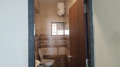 Bathroom Image of 850 Sq.ft 1 BHK Apartment / Flat for rent in Kondapur Hyderabad for Rs. 23000