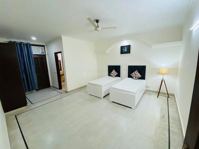 Hall Image of Premium Girls PG Nearby Downtown in DLF Phase 2, Gurgaon