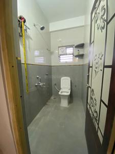 Bathroom Image of 1100 Sq.ft 3 BHK Apartment / Flat for rent in Keelkattalai Chennai for Rs. 35000