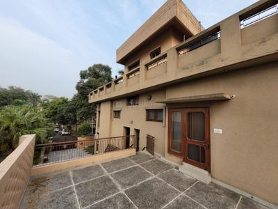 Balcony Image of 7200 Sq.ft 3 BHK Independent House for sale in Sector 15 Chandigarh for Rs. 420000000