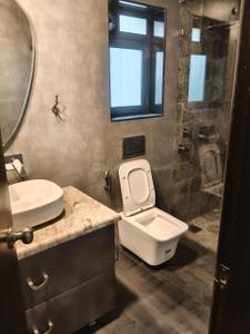 Bathroom Image of 1050 Sq.ft 2 BHK Apartment / Flat for sale in Raviraj Apartment, Andheri West Mumbai for Rs. 31500000