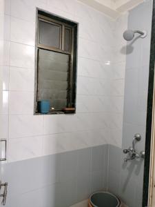 Common Bathroom Two Image of 600 Sq.ft 1 BHK Apartment / Flat for rent in Bharat Vihar New Delhi for Rs. 17000