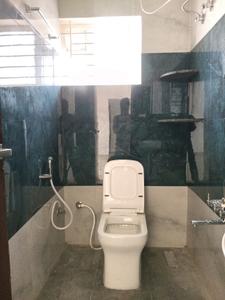 Common Bathroom Image of 1300 Sq.ft 3 BHK Apartment / Flat for rent in K R Puram Bengaluru for Rs. 42000