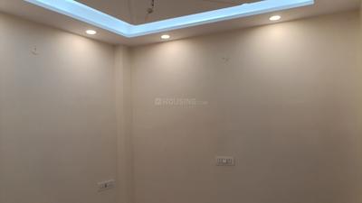 Bedroom Image of 550 Sq.ft 2 BHK Builder Floor for sale in Laxmi Nagar New Delhi for Rs. 6400000