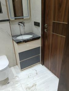 Bathroom Image of 2700 Sq.ft 4 BHK Builder Floor for sale in BPTP Amstoria , Sector 102 Gurgaon for Rs. 52500000