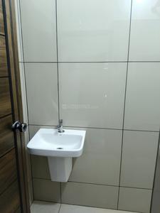 Bathroom Image of 800 Sq.ft 2 BHK Apartment / Flat for rent in Mattannur Kannur for Rs. 13000