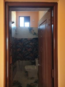 Common Bathroom Image of 800 Sq.ft 2 BHK Apartment / Flat for rent in Sri Chakra Nagar Chennai for Rs. 16500