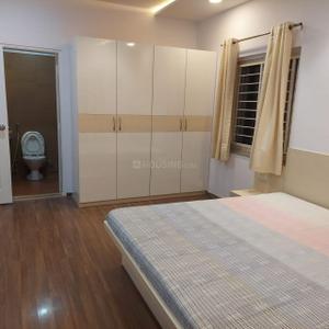 Bedroom Image of 1000 Sq.ft 2 BHK Apartment / Flat for rent in Kumar Picasso, Hadapsar Pune for Rs. 40000