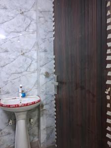 Common Bathroom Image of 1550 Sq.ft 3 BHK Apartment / Flat for sale in H And S Shivalik Tower, Sector 73 Noida for Rs. 5200000