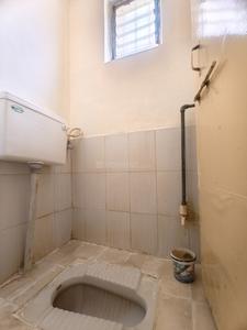 Bathroom Image of 650 Sq.ft 1 BHK Apartment / Flat for rent in Garmal Pune for Rs. 12500