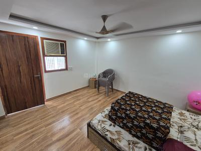 Bedroom Image of 400 Sq.ft 1 RK Builder Floor for rent in Ramesh Nagar New Delhi for Rs. 20000