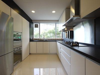 Kitchen Image of 3200 Sq.ft 4 BHK Apartment / Flat for sale in AP Ishaan, Khar West Mumbai for Rs. 183500000