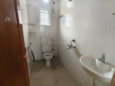 Bathroom Image of 874 Sq.ft 2 BHK Apartment / Flat for sale in Lake Town Kolkata for Rs. 6500000
