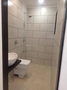 Bathroom Image of 750 Sq.ft 1 BHK Apartment / Flat for sale in Goregaon West Mumbai for Rs. 15000000