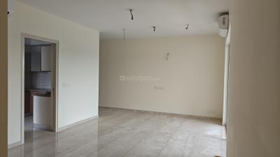 Living Room Image of 2276 Sq.ft 4 BHK Apartment / Flat for rent in Godrej Windsor At Godrej Golf Links, Jaypee Greens Greater Noida for Rs. 65000