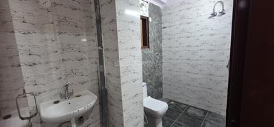Bathroom Image of 450 Sq.ft 1 BHK Independent House for rent in Sector 11 Gurgaon for Rs. 17500