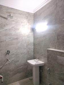 Common Bathroom Image of 1125 Sq.ft 3 BHK Builder Floor for sale in RPS Palm Drive, Sector 88 Faridabad for Rs. 11000000