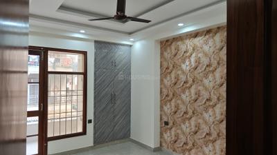 Bedroom Image of 1800 Sq.ft 4 BHK Builder Floor for sale in Shalimar Garden Ghaziabad for Rs. 16500000