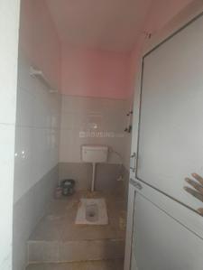 Bathroom Image of 600 Sq.ft 2 BHK Apartment / Flat for rent in Samlong Ranchi for Rs. 7000