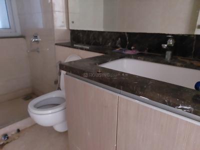 Bathroom Image of 2792 Sq.ft 4 BHK Apartment / Flat for sale in DLF The Ultima, Sector 81 Gurgaon for Rs. 49000000