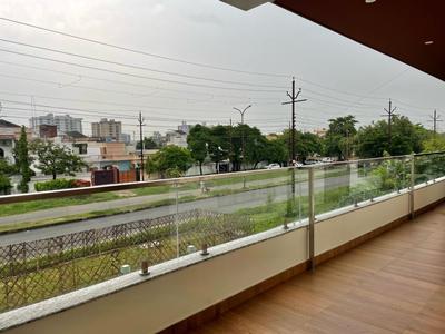 Balcony Image of 7800 Sq.ft 7 BHK Villa for sale in UPAVP Vrindavan Yojna, Roberts Lines Lucknow for Rs. 58000000