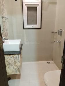 Bathroom Image of 1440 Sq.ft 3 BHK Builder Floor for rent in Swaraj Homes RWA Chittaranjan Park Block K, Chittaranjan Park New Delhi for Rs. 70000