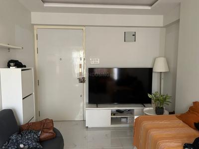 Hall Image of 700 Sq.ft 1 BHK Apartment / Flat for rent in Khar West Mumbai for Rs. 90000