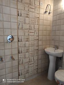 Bathroom Image of 900 Sq.ft 2 BHK Builder Floor for sale in Sector 10 Gurgaon for Rs. 5800009