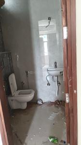 Bathroom Image of 300 Sq.ft 1 RK Apartment / Flat for rent in Gautam Nagar New Delhi for Rs. 22500