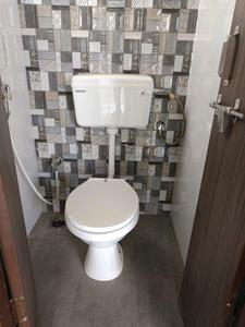 Common Bathroom Image of 850 Sq.ft 1 BHK Apartment / Flat for rent in Rahul Eastview, Hadapsar Pune for Rs. 18000