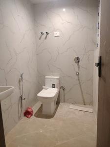 Common Bathroom Image of 500 Sq.ft 1 BHK Builder Floor for rent in Chhattarpur New Delhi for Rs. 18000