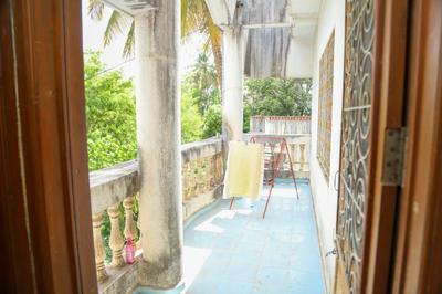 Balcony Image of 1250 Sq.ft 2 BHK Independent House for rent in Kothrud Pune for Rs. 50000