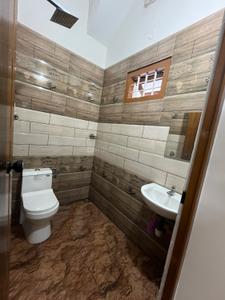 Bathroom Image of 2000 Sq.ft 5 BHK Duplex for sale in Vennala Kochi for Rs. 12500000