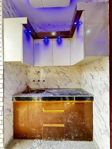 Kitchen Image of 225 Sq.ft 2 BHK Independent House for sale in Dwarka Mor New Delhi for Rs. 3800000