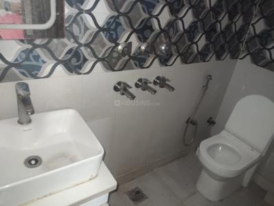 Image of 1000 Sq.ft 2 BHK Builder Floor for rent in Preet Vihar, New Delhi for Rs. 25000