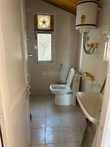 Bathroom Image of 2500 Sq.ft 4.5 BHK Builder Floor for rent in Summer Hill Shimla for Rs. 50000