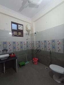 Bathroom Image of 850 Sq.ft 2 BHK Villa for rent in Gomti Nagar Lucknow for Rs. 33000