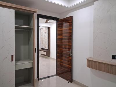 Bedroom Image of 1950 Sq.ft 4.5 BHK Apartment / Flat for sale in JMD Siddhi Vinayak, Sector 73 Noida for Rs. 8500000