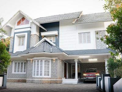 Image of 9600 Sq.ft 5 BHK Independent House for sale in Angamaly, Kochi for Rs. 30000000