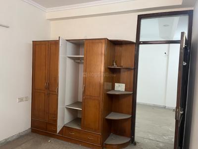 Bedroom Image of 1900 Sq.ft 3 BHK Builder Floor for rent in Mansarover Garden New Delhi for Rs. 40000