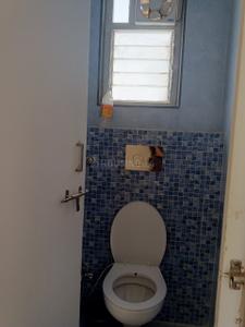 Bathroom Image of 850 Sq.ft 1 BHK Apartment / Flat for rent in DDA Flats Sector 14, Sector 14 Dwarka New Delhi for Rs. 33000