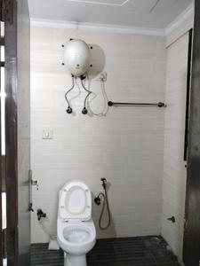 Common Bathroom One Image of 1800 Sq.ft 3 BHK Apartment / Flat for rent in Satyam Apartment by Satyam Developers , Sector 18 Dwarka New Delhi for Rs. 49000