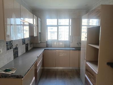 Kitchen Image of 2764 Sq.ft 4 BHK Apartment / Flat for rent in The 3C Lotus Boulevard Espacia, Sector 100 Noida for Rs. 75000