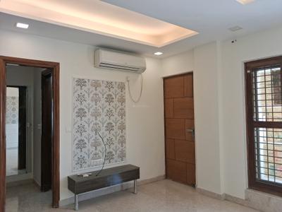 Bedroom Image of 2700 Sq.ft 3 BHK Builder Floor for rent in Model Town New Delhi for Rs. 90000
