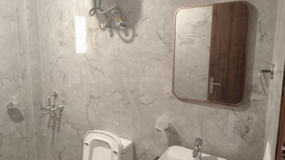 Bathroom Image of 1500 Sq.ft 1 BHK Builder Floor for rent in Sector 46 Gurgaon for Rs. 35000
