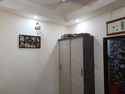 Bedroom Image of 600 Sq.ft 2 BHK Builder Floor for sale in Laxmi Nagar New Delhi for Rs. 5500000