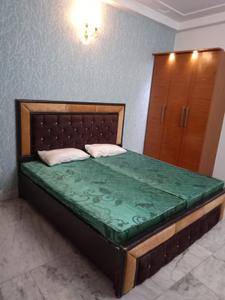 Bedroom Image of 1000 Sq.ft 2 BHK Builder Floor for sale in RWA Pragati Park Block H18 and L, Malviya Nagar New Delhi for Rs. 18600000